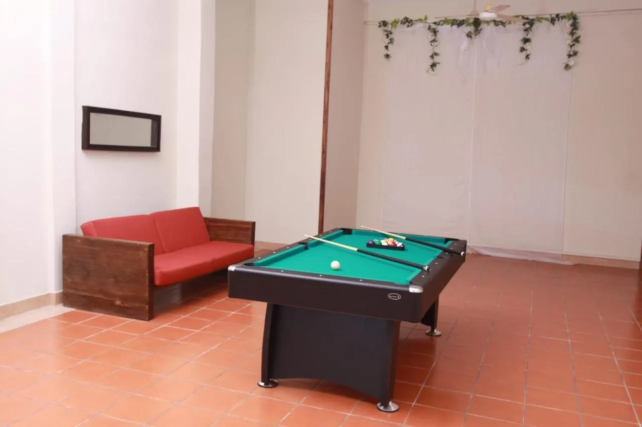 Citadel Rosehall Hotel 몬테고 베이